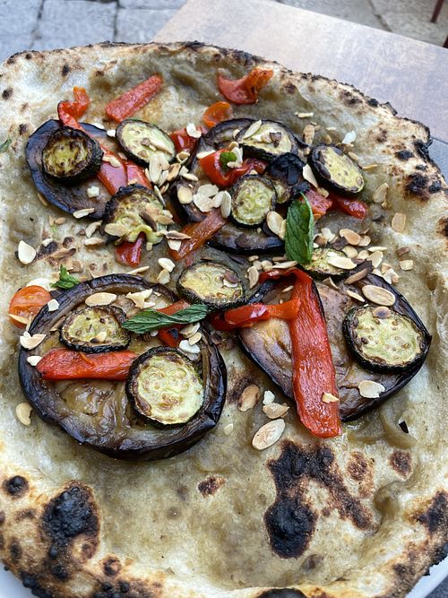 Pizza vegana  at A'nica in Palermo