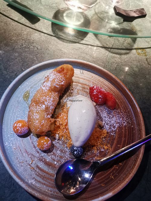 Fried banana with vegan vanilla ice cream at Waipo in Stockholm