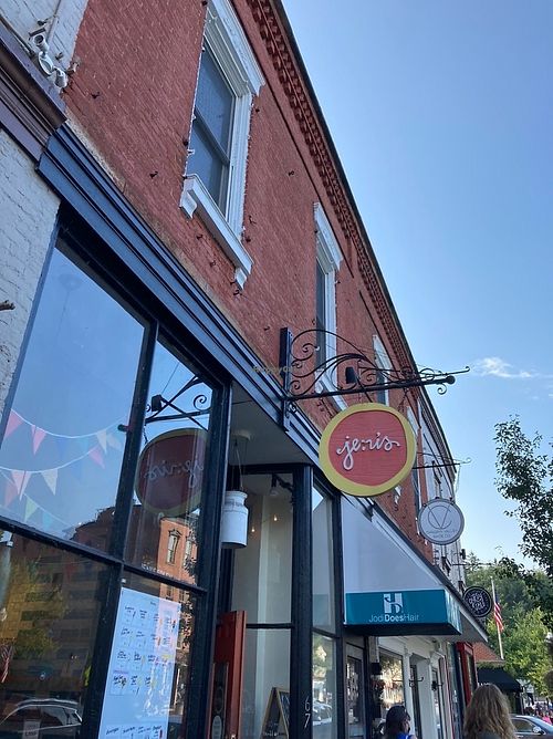 Entrance  at Jeni's Ice Creams in Chagrin Falls