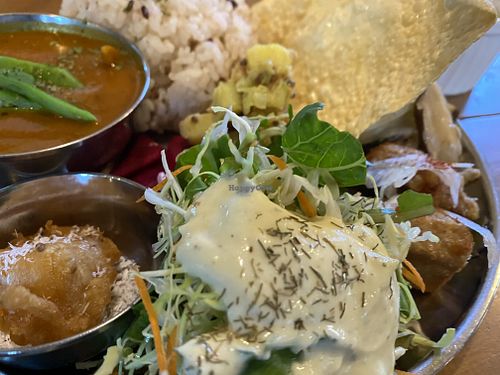 “Yoga lunch plate heaven” a good bet  at Be Happy! Chikyushoku in Nabari