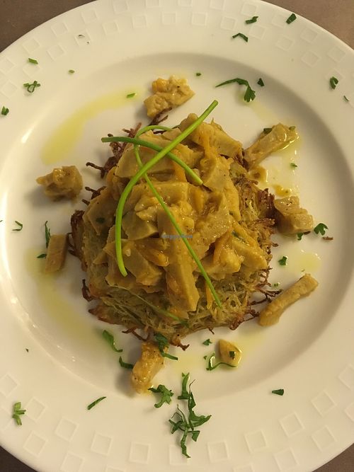 Seitan gulasch on potato rösti at Altrimodi in Turin