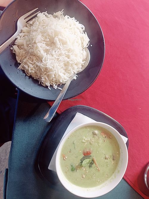 Vegan Thai Curry at Sunshine Cafe in Manali
