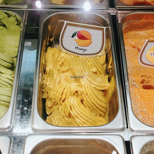 Yummy mango 🥭, tastes real, not extra-sweetened or syrupy! Tried lemon 🍋 too and it’s also perfect: fresh, tart, and not too sweet at all.  at Bella Zia in Ipoh