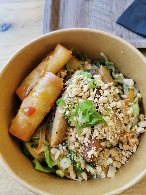 Noodle bowl with spring rolls at Liu Lin in Brussels