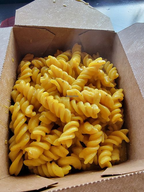 Mac N Cheese (noodles are rubbery and sauce taste like water and mustard) at Secret Pizza Society in Portland