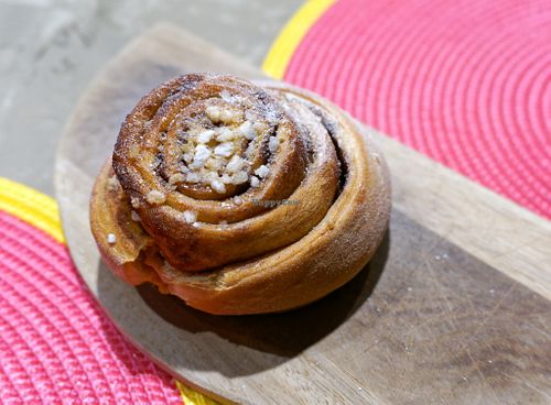 Cinnamon Roll at Gives a Fork in Geneva