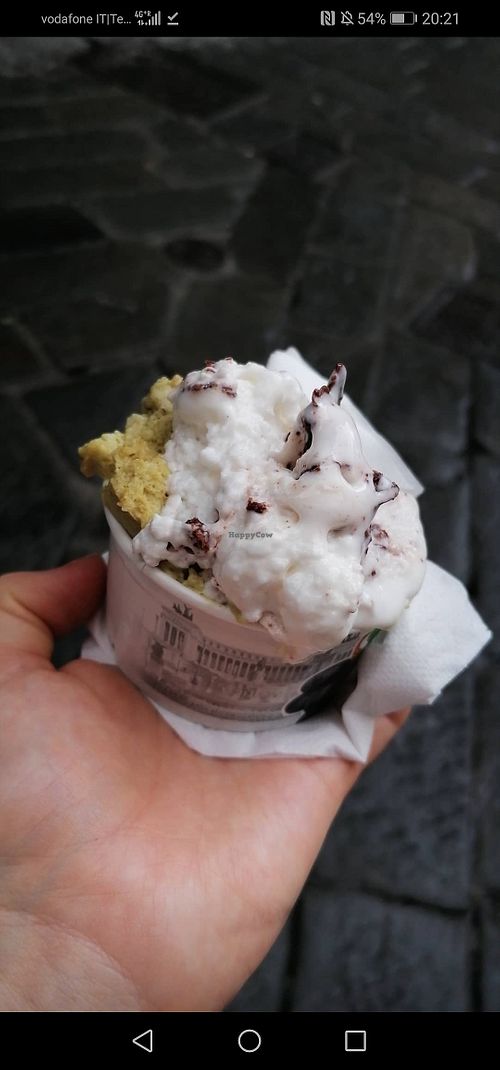 Pistachio and stracciatella at La Cremeria delle Erbe - Sardegna in Genoa
