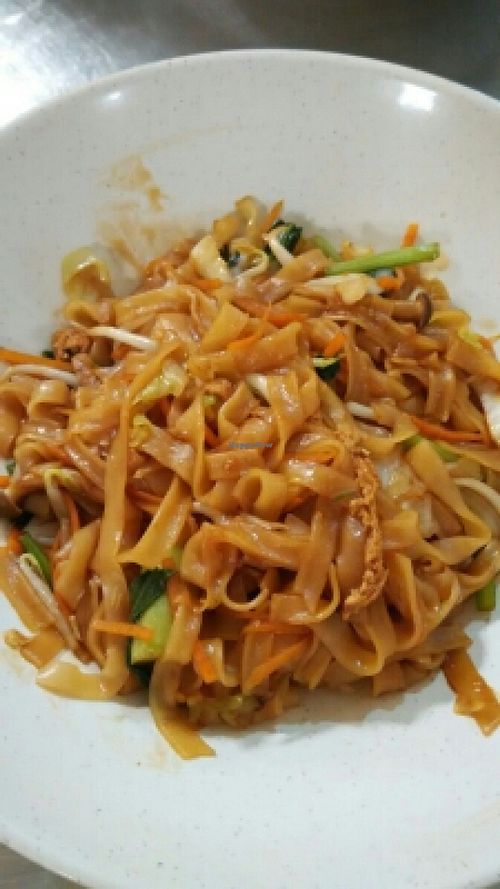 fried kway teow at Create Healthy Lifestyle 創意素食 in Central Singapore