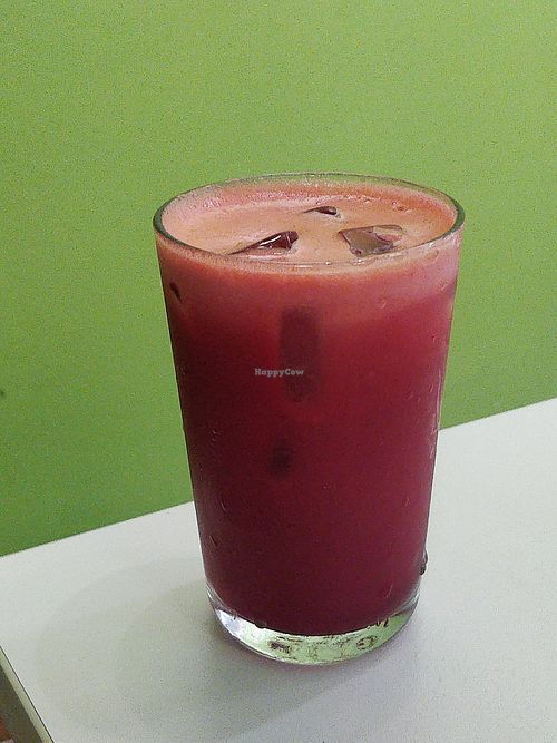 apple, beetroot, carrot fruit juice at Create Healthy Lifestyle 創意素食 in Central Singapore