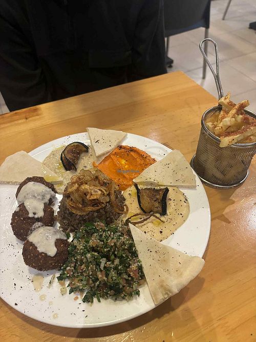 Arabe vegetariana plate at El Khalifa in Bogota