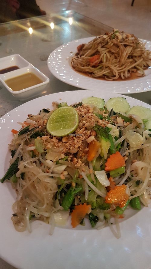 Pad thai at Ashoka Vegan in Koh Phangan