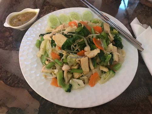 Pad thai at Ashoka Vegan in Koh Phangan