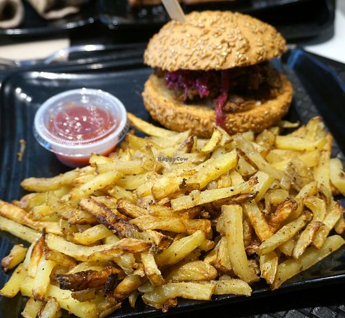 Shiitake burger + fries at Copper Branch in Boulogne-billancourt