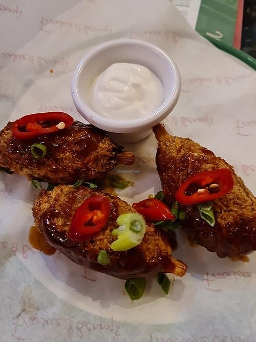 Vegan BBQ Wingz at Frankie & Benny's in Livingston