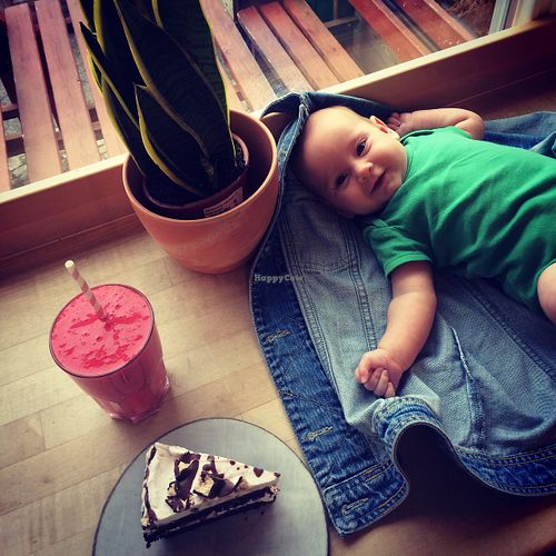 Strawberry cake and raspberry smoothie made my day ) at Element 5 - Warschauer Str in Berlin