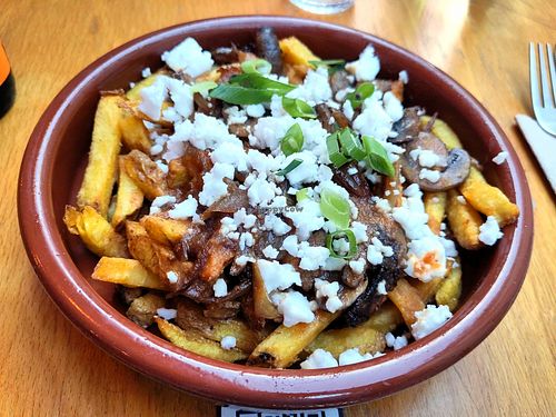 Poutine at Mōpa in Paris