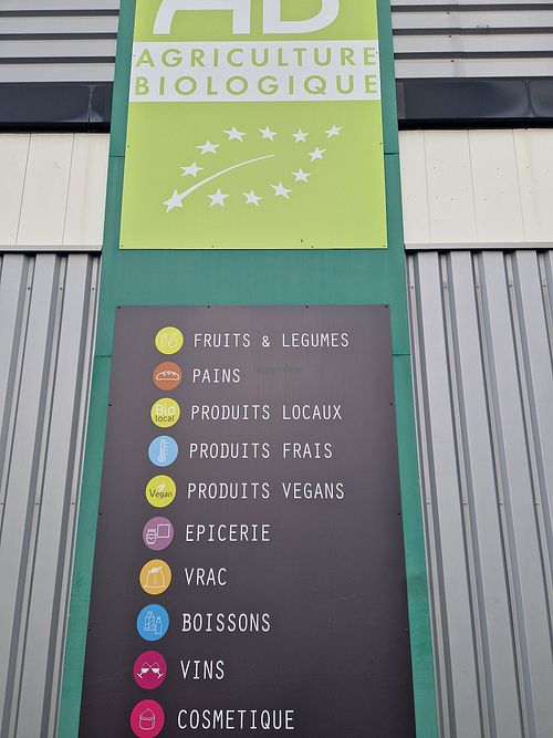 Vegan products at Biomonde in Saint-brevin-les-pins