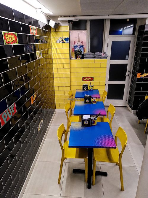 Eat-in space at POW - The Vegan Pizzeria in Copenhagen