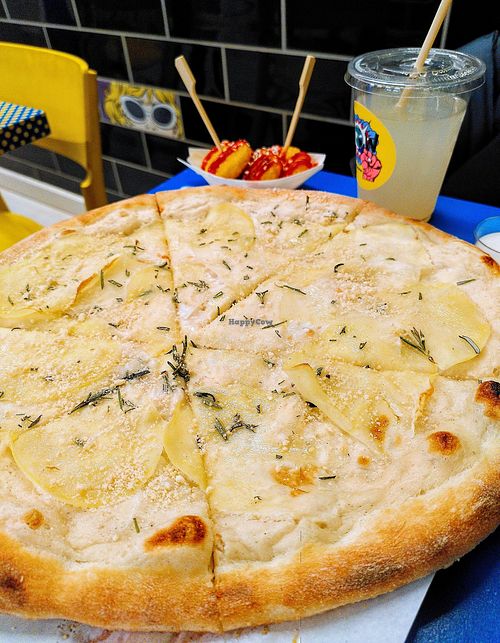 Nairobi pizza #Veganuary at POW - The Vegan Pizzeria in Copenhagen