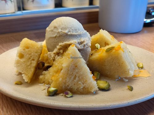 Pistachio ice cream Olive cake at Double Zero in Venice