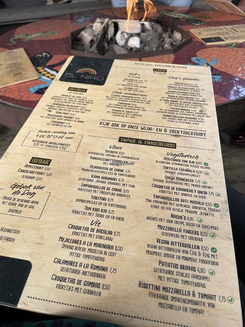 Donkergroen = vegan  at El Niño Beach Club in The Hague