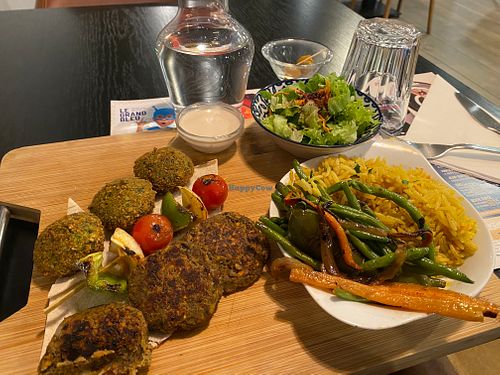 Vegan machawi (mixed plate) at Palestinian in Roubaix