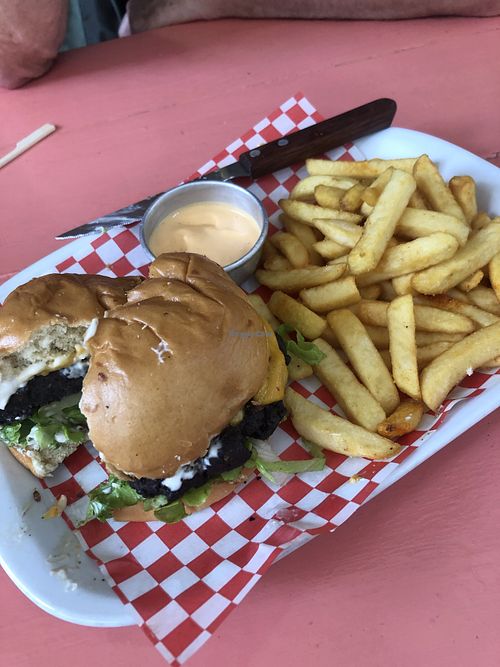 So Fresh, So Clean burger   at Vegan Junkies in Lisbon