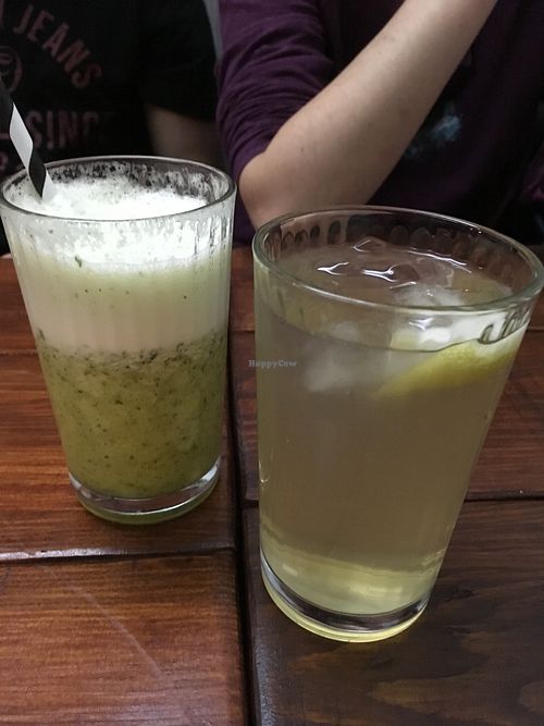 Ice tea and juice of the day at Vegan Junkies in Lisbon