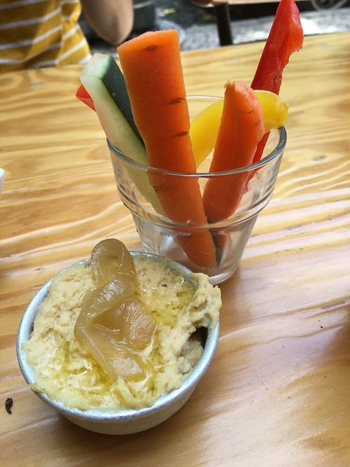 Caramelized onion hummus at Vegan Junkies in Lisbon