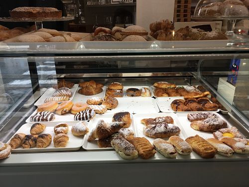 Some of those are vegan at Caffe Europa in Mazara Del Vallo