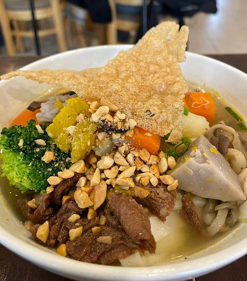 mỳ quảng  at Loving Vegan in Da Nang