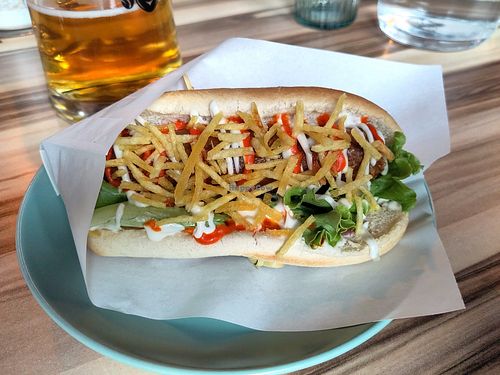 Hot dog at EnVie Vegan in Geneva