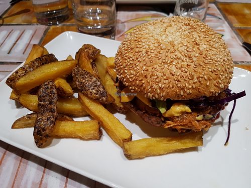 Burger at Bloomy in Toulouse