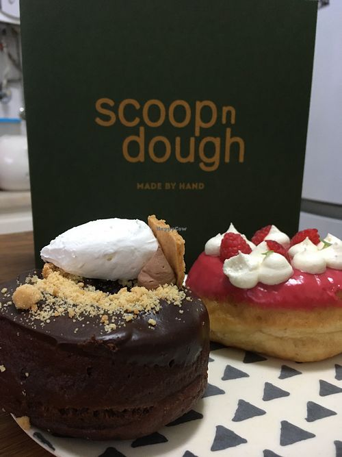 Ohh the wonderful taste! at Scoop 'n Dough in Lisbon