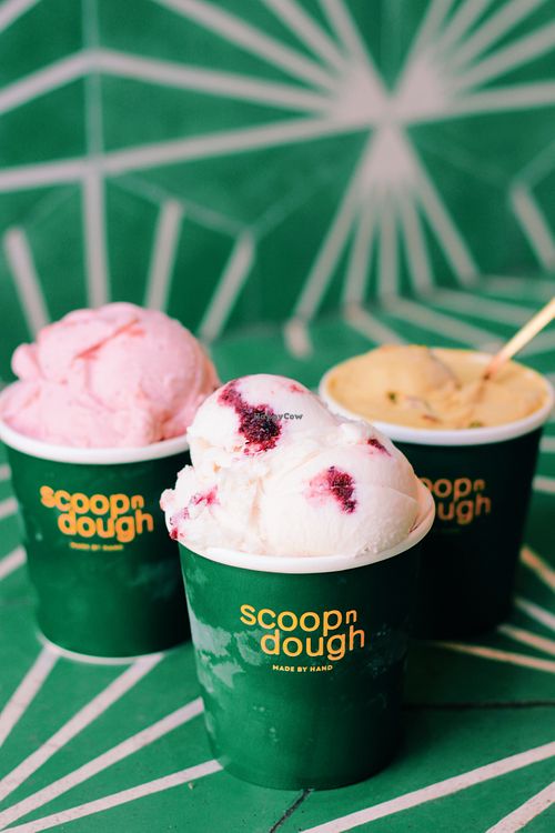 Vegan ice cream flavors at Scoop 'n Dough in Lisbon