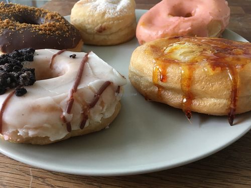 Oreo (on the left) and Creme brulee (on the right) at Scoop 'n Dough in Lisbon