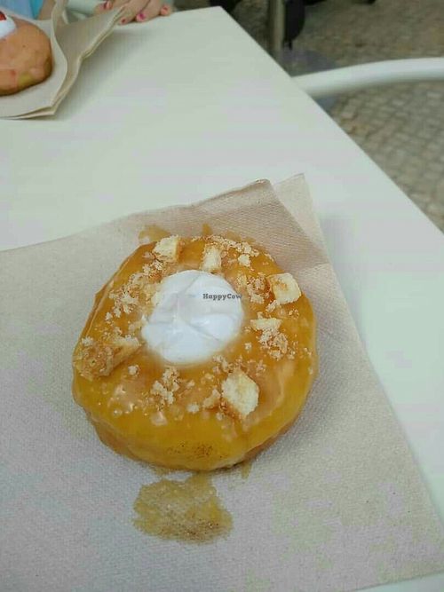 Outside at Scoop 'n Dough in Lisbon