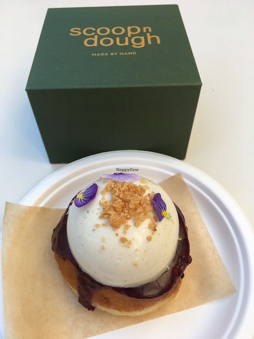 Penacota donut at Scoop 'n Dough in Lisbon