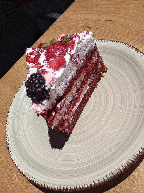 Red Velvet cake at Dempanadas in Valencia