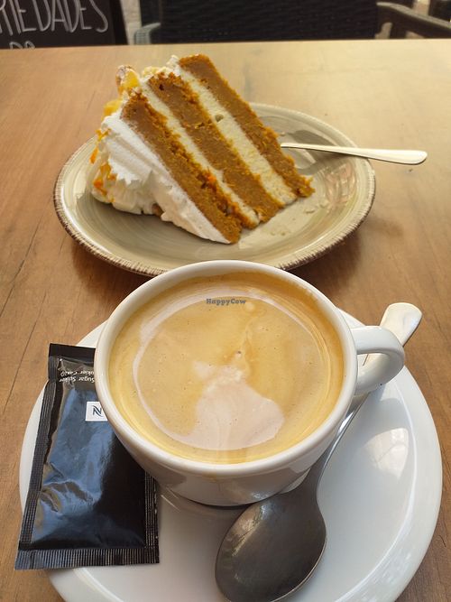 Carrot cake
Coffee with soy milk at Dempanadas in Valencia