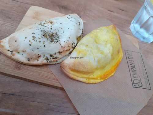 Vegan empanadas, tofu and algas at Dempanadas in Valencia