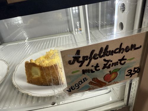 vegan cake #Veganuary at Zeitgeist in Fellbach