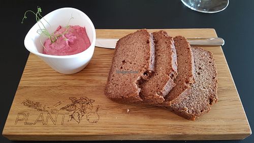 Beetroot hummus and homebread at Plant in Tallinn