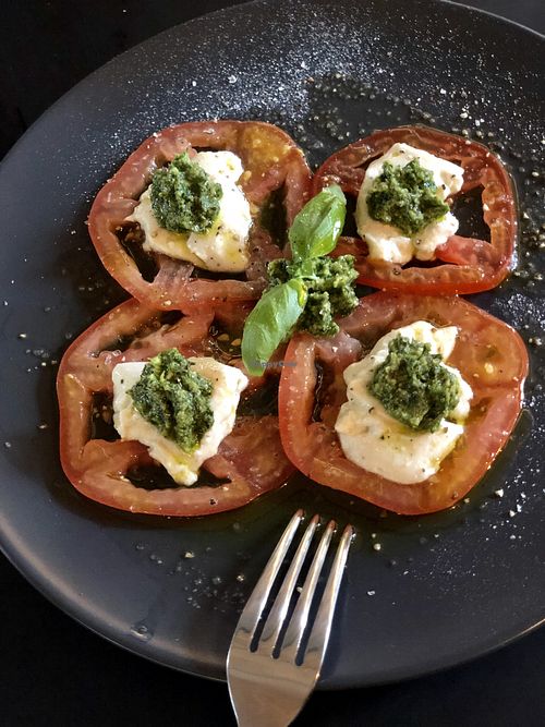 Caprese salad (7€) at Plant in Tallinn