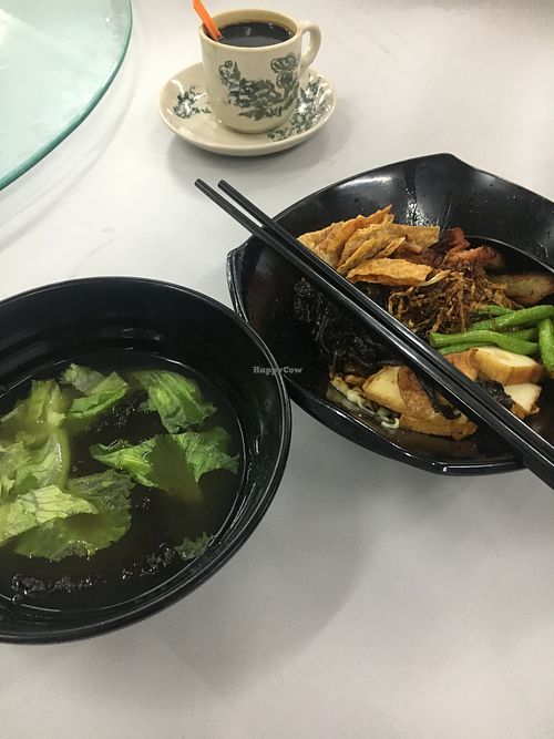 Wonton Dried Noodle With Soup on the side.  at Dé Cái SùShí 德财素食 in Kepong