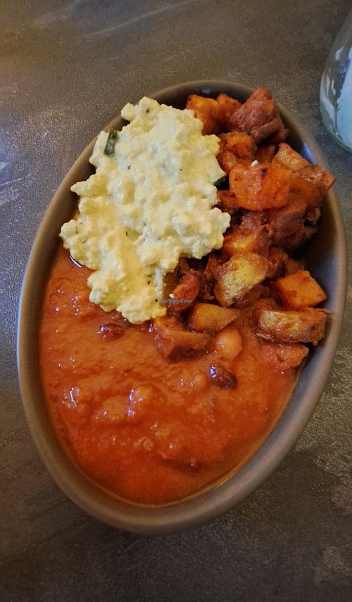 Breakfast: homemade beans, potato hash, scrambled tofu at Saorsa 1875 in Pitlochry