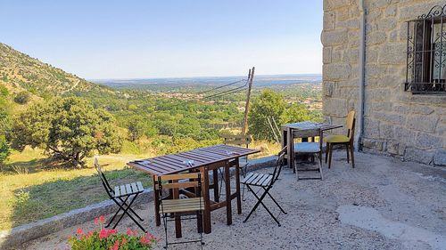Terracota delantera at Cote Cafe in Zarzalejo