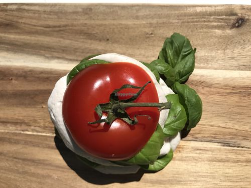 Glücksmoment Nr.1: Aus dem Glas entkommen entfaltet Cashewrella ihre ganze Kreativität und verzaubert, zart mit milder Würze und sooooo lecker! www.cashewrella.de  at Cashewrella in Gottingen