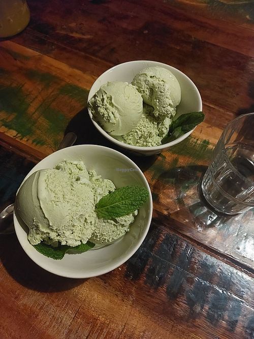 Grüner Tee-Eis ohne Milch at Ong Tao in Frankfurt