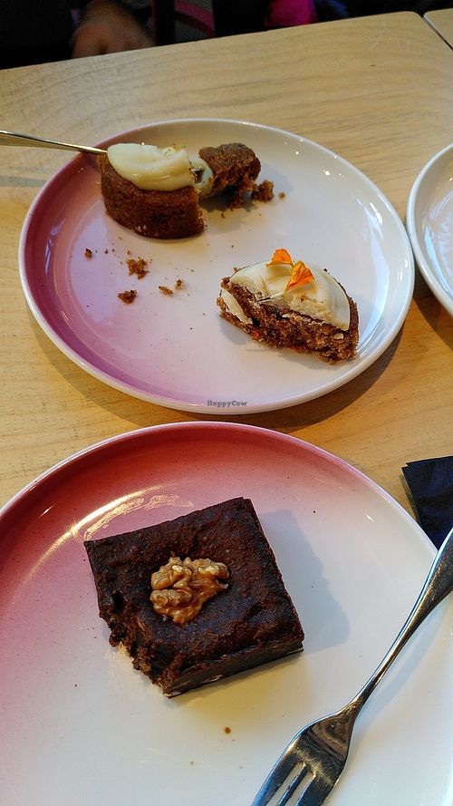 Brownie and carrot cake at Sticky Fingers in Amsterdam